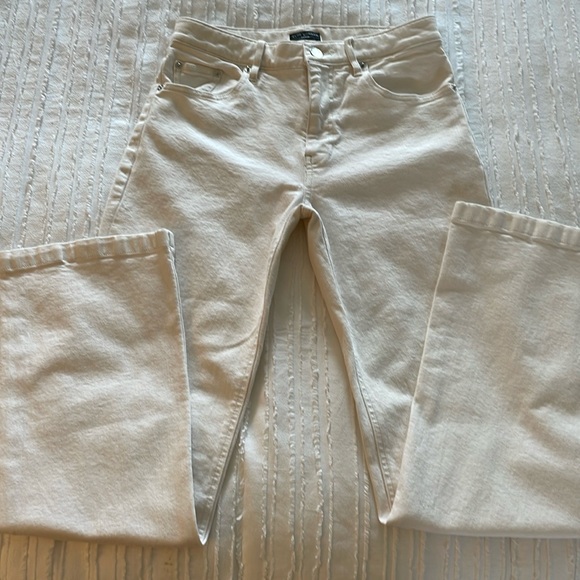 Club Monaco Off White Structured Bootcut Jean. Size 25 - Picture 2 of 6
